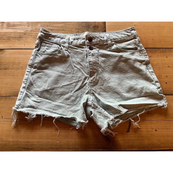 Universal Threads Vintage Midi Cut Off Shorts. Light Blue. Womens 10/30 - Picture 1 of 5